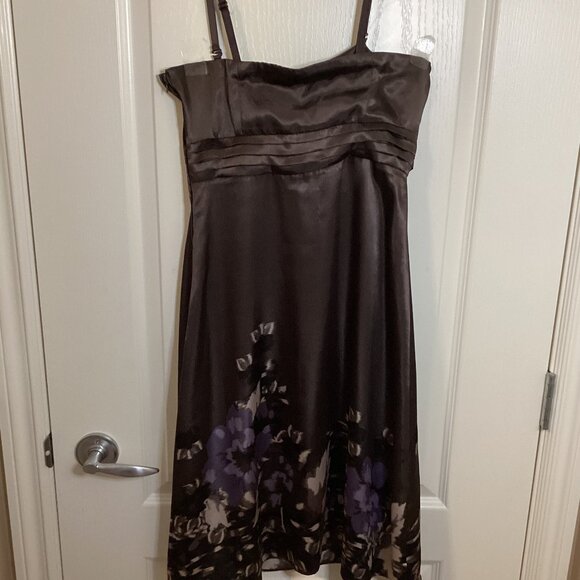 RW&CO. Women's Strappy Brown Floral Mini Baby Doll Style Dress Size 0 Silky - Picture 5 of 10